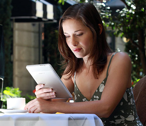 woman reading, by goXunuReviews